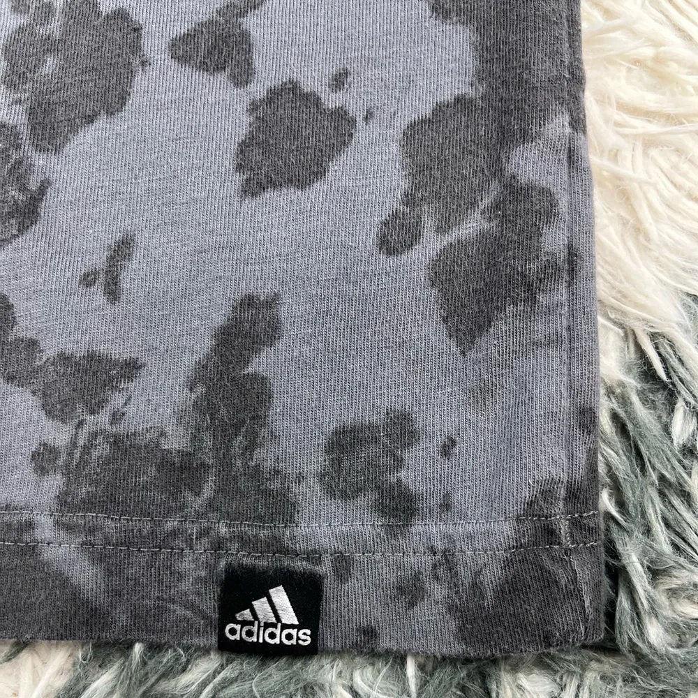 Adidas Men’s Gray Donovan Mitchell Tunnel Graphic T-shirt Size Large